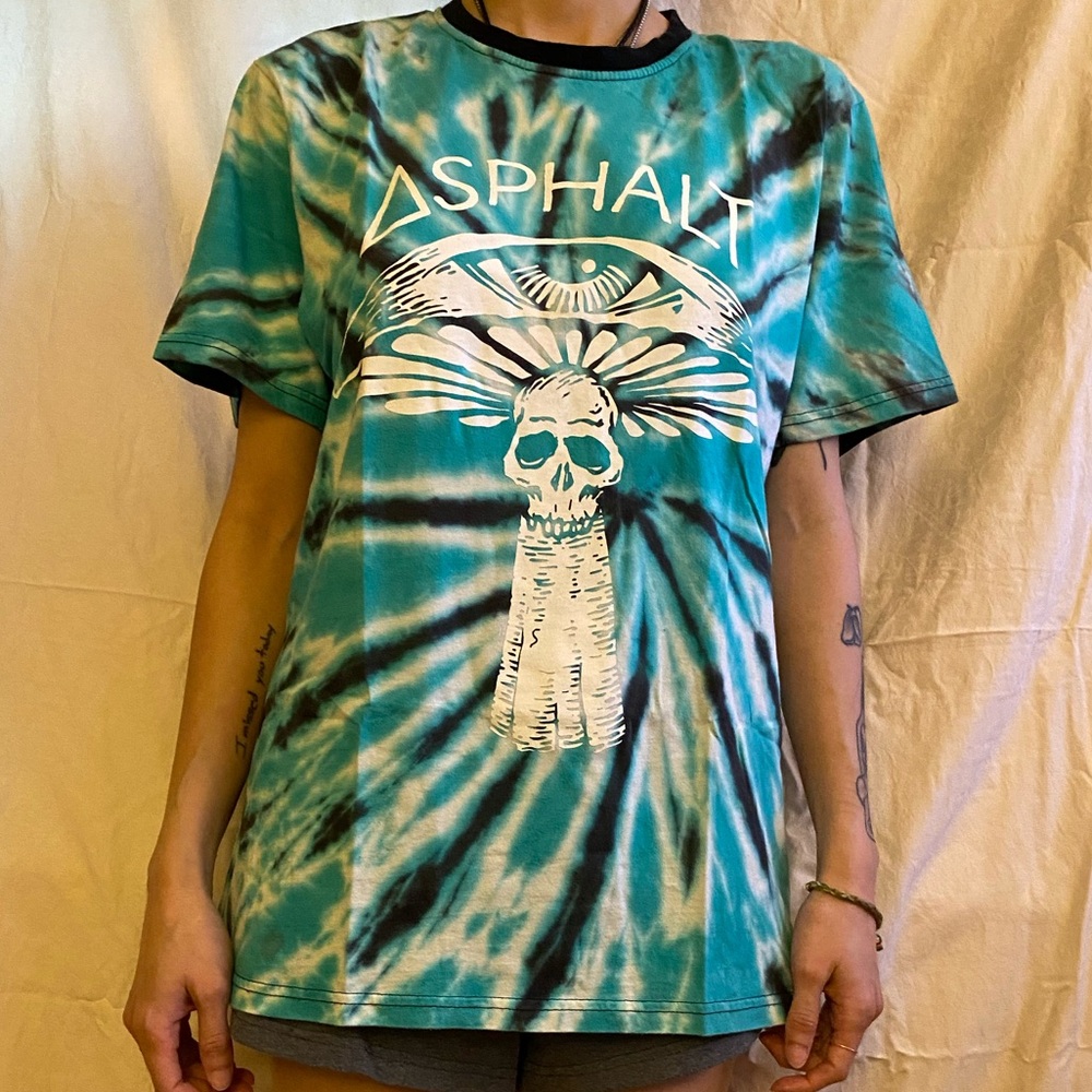 Asphalt Yacht Club y2k skater tie dye t-shirt size S